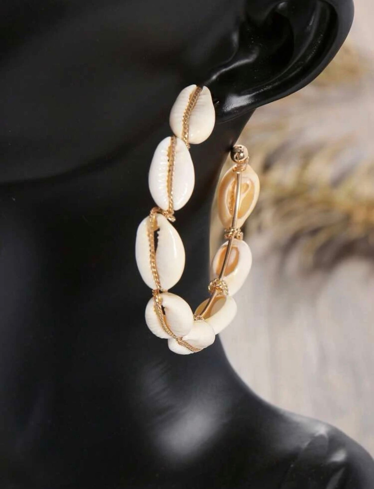 Natural Conch Shell Dangle Hoop Earrings